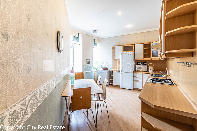 Zeme īpašumā, pagalma māja, slēgts pagalms, iespēja nomāt autostāvvietu, ir lifts, kāpņu Rīga - foto 3