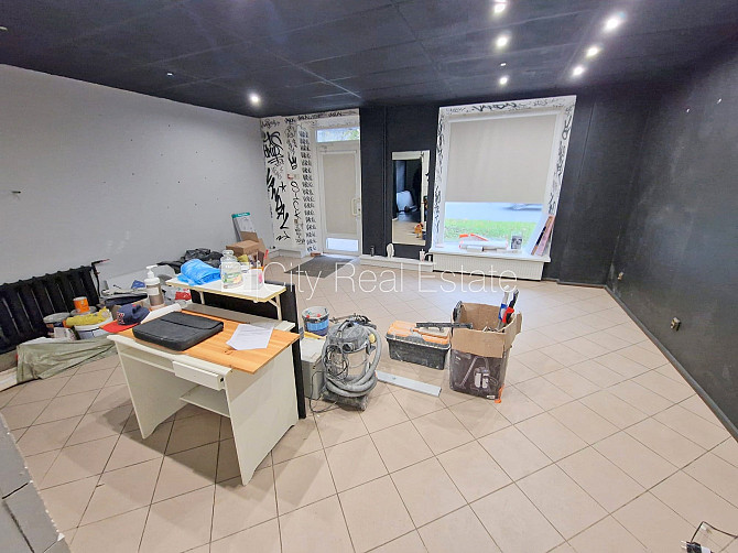 Fasādes māja, slēgts pagalms, vieta automašīnai, ieeja no ielas, logi vērsti uz ielas pusi, Rīga - foto 2