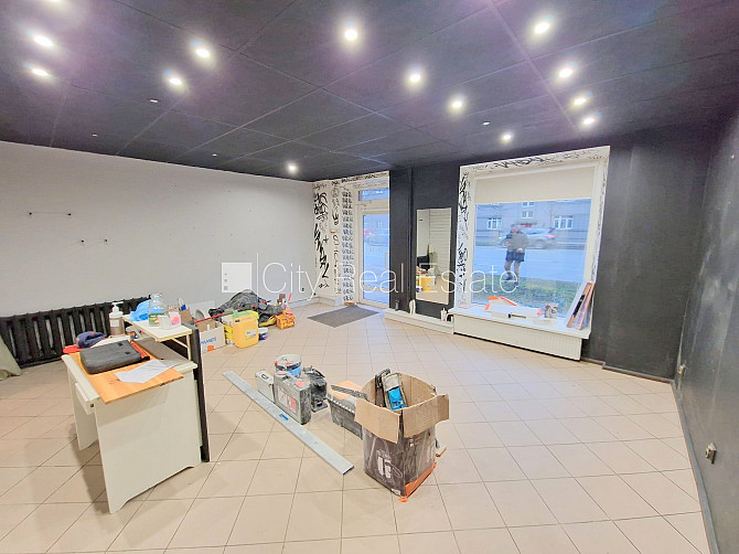 Fasādes māja, slēgts pagalms, vieta automašīnai, ieeja no ielas, logi vērsti uz ielas pusi, Rīga - foto 1