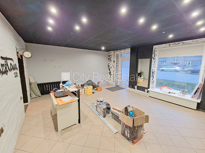 Fasādes māja, slēgts pagalms, vieta automašīnai, ieeja no ielas, logi vērsti uz ielas pusi, Rīga - foto 3