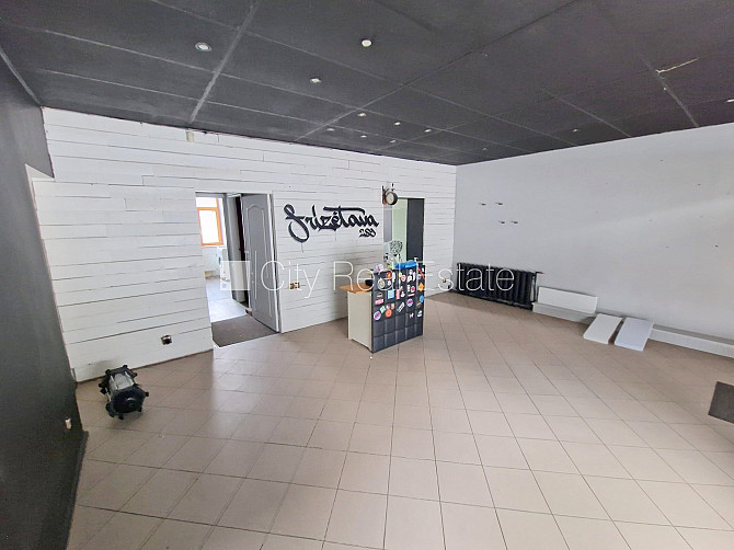 Fasādes māja, slēgts pagalms, vieta automašīnai, ieeja no ielas, logi vērsti uz ielas pusi, Rīga - foto 17