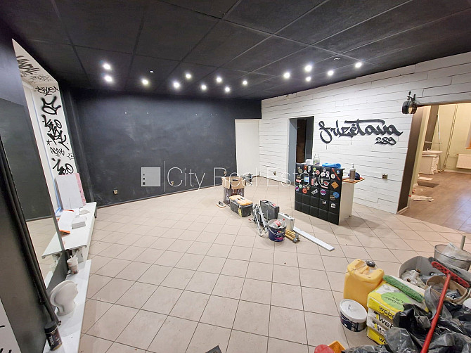 Fasādes māja, slēgts pagalms, vieta automašīnai, ieeja no ielas, logi vērsti uz ielas pusi, Rīga - foto 8