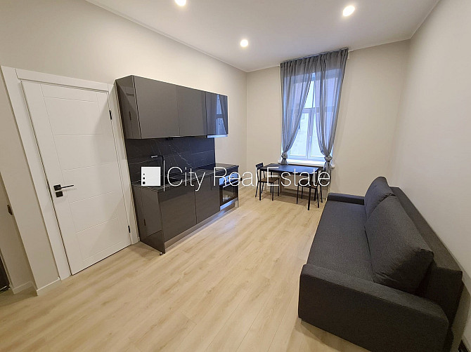 Fasādes māja, renovēta māja, slēgts pagalms, ieeja no ielas un pagalma, ir lifts, kāpņu Rīga - foto 2