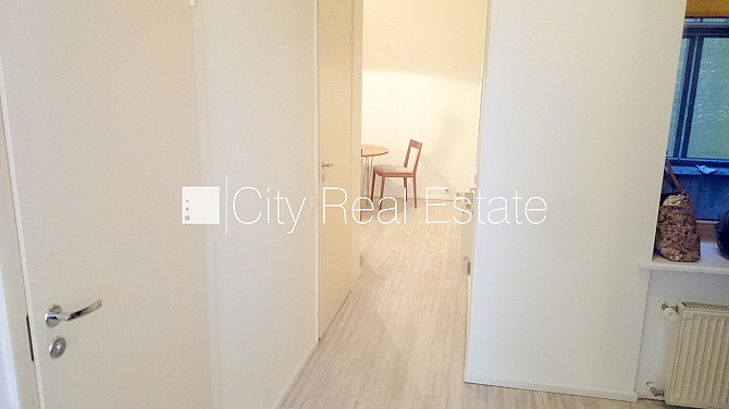 Fasādes māja, logi vērsti uz ielas pusi, guļamistabu skaits 1 gab., viena istaba izolēta, Rīga - foto 8