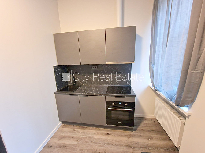 Pagalma ēka, renovēta māja, slēgts pagalms, ieeja no ielas un pagalma, kāpņu telpa pēc Rīga - foto 8