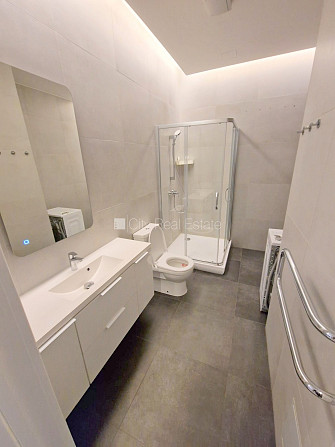 Fasādes māja, renovēta māja, slēgts pagalms, ieeja no ielas un pagalma, ir lifts, kāpņu Rīga - foto 15