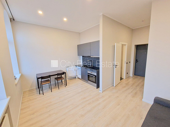 Fasādes māja, renovēta māja, slēgts pagalms, ieeja no ielas un pagalma, ir lifts, kāpņu Rīga - foto 5