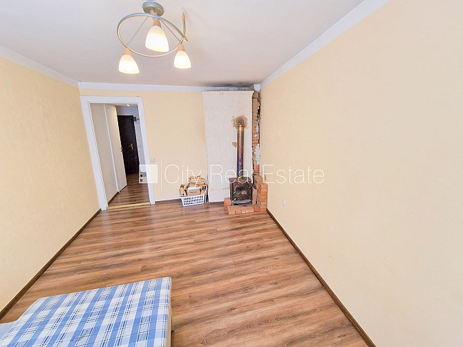 Zeme īpašumā, koka māja, fasādes māja, fasāde ar koka apdari, ieeja no pagalma, logi vērsti Rīgas rajons - foto 12