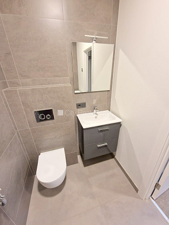 Pagalma ēka, renovēta māja, slēgts pagalms, ieeja no ielas un pagalma, kāpņu telpa pēc Rīga - foto 15