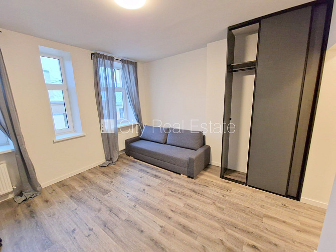 Pagalma ēka, renovēta māja, slēgts pagalms, ieeja no ielas un pagalma, kāpņu telpa pēc Rīga - foto 4