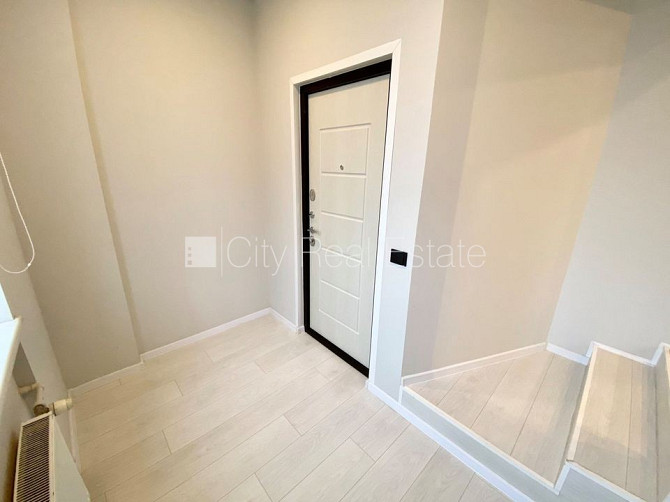 Fasādes māja, renovēta māja, slēgta teritorija, ieeja no ielas, ir lifts, kāpņu telpa pēc Rīga - foto 5