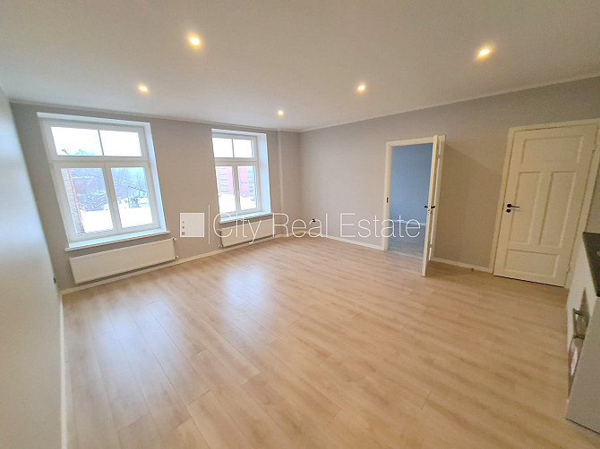 Fasādes māja, renovēta māja, slēgts pagalms, ieeja no ielas un pagalma, kāpņu telpa pēc Rīga - foto 5