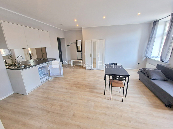 Fasādes māja, renovēta māja, slēgts pagalms, ieeja no ielas un pagalma, kāpņu telpa pēc Rīga - foto 13