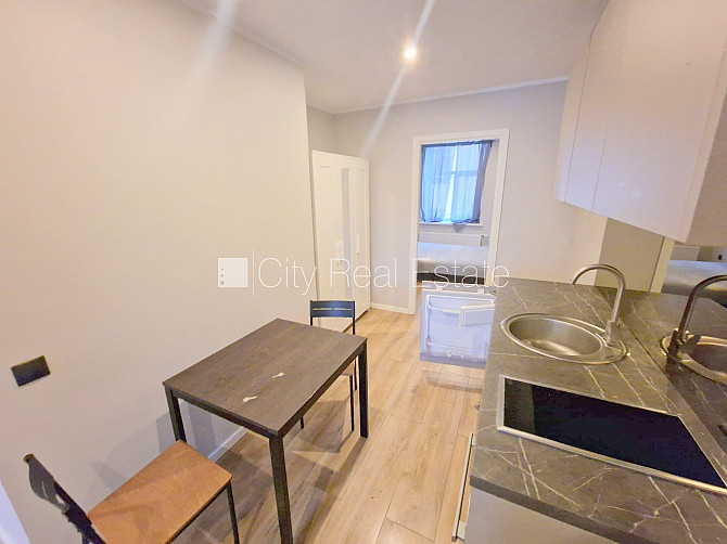 Pagalma ēka, renovēta māja, slēgts pagalms, ieeja no ielas un pagalma, kāpņu telpa pēc Rīga - foto 8