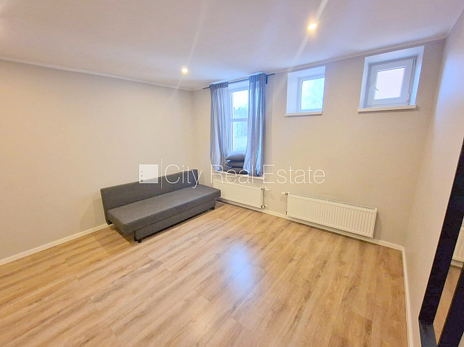 Pagalma ēka, renovēta māja, slēgts pagalms, ieeja no ielas un pagalma, kāpņu telpa pēc Rīga - foto 14