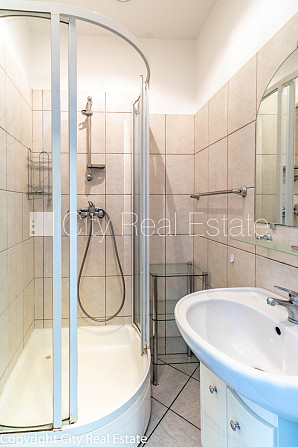 Fasādes māja, renovēta māja, slēgts pagalms, ieeja no ielas, kāpņu telpa pēc kosmētiskā Rīga - foto 14