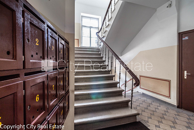 Fasādes māja, renovēta māja, slēgts pagalms, ieeja no ielas, kāpņu telpa pēc kosmētiskā Rīga - foto 17