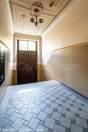 Fasādes māja, renovēta māja, slēgts pagalms, ieeja no ielas, kāpņu telpa pēc kosmētiskā Rīga - foto 19