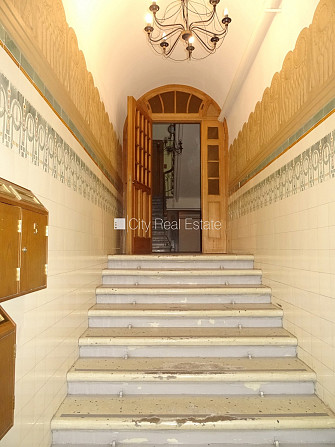 Фасадный дом, реновированный дом, объект охраняет физическая охрана, вход с Рига - изображение 17