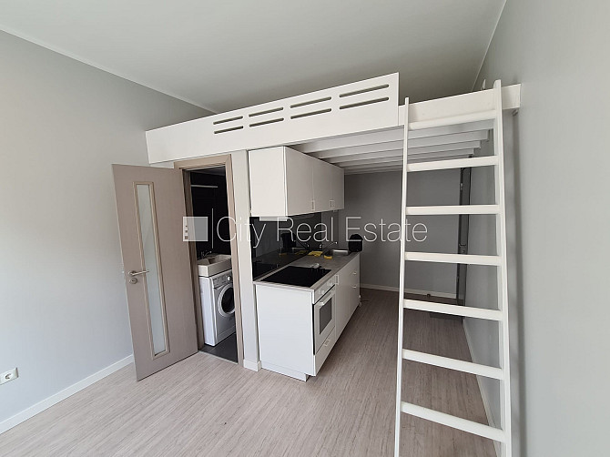 Fasādes māja, renovēta māja, slēgts pagalms, ieeja no ielas, kāpņu telpa pēc kapitālā Rīga - foto 1