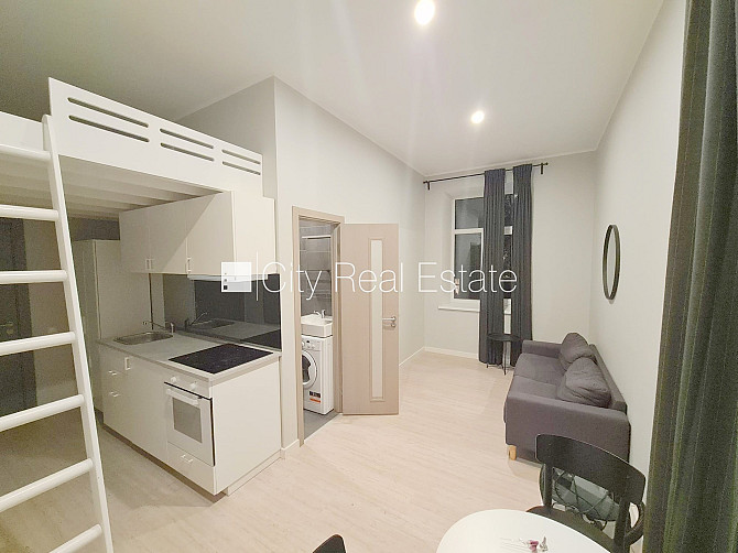 Pagalma ēka, renovēta māja, slēgts pagalms, ieeja no ielas un pagalma, kāpņu telpa pēc Rīga - foto 1