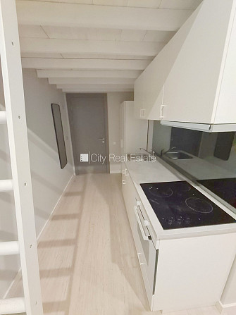 Pagalma ēka, renovēta māja, slēgts pagalms, ieeja no ielas un pagalma, kāpņu telpa pēc Rīga - foto 9