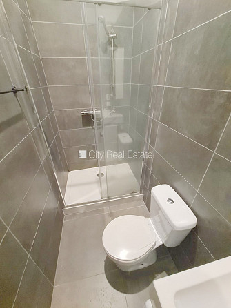 Pagalma ēka, renovēta māja, slēgts pagalms, ieeja no ielas un pagalma, kāpņu telpa pēc Rīga - foto 13