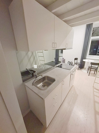 Pagalma ēka, renovēta māja, slēgts pagalms, ieeja no ielas un pagalma, kāpņu telpa pēc Rīga - foto 5