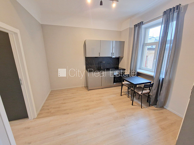 Pagalma ēka, renovēta māja, slēgts pagalms, ieeja no ielas un pagalma, ir lifts, kāpņu telpa Rīga - foto 4