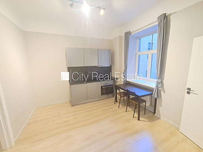 Pagalma ēka, renovēta māja, slēgts pagalms, ieeja no ielas un pagalma, ir lifts, kāpņu telpa Rīga - foto 15