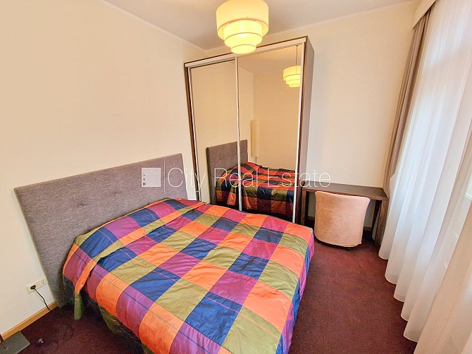 Fasādes māja, ieeja no ielas, ir lifts, guļamistabu skaits 1 gab., augstie griesti, gāzes Rīga - foto 9