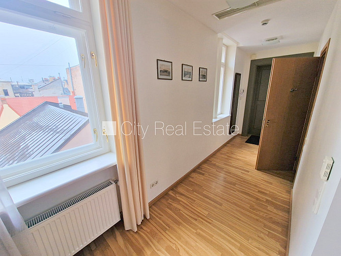 Fasādes māja, ieeja no ielas, ir lifts, guļamistabu skaits 1 gab., augstie griesti, gāzes Rīga - foto 19