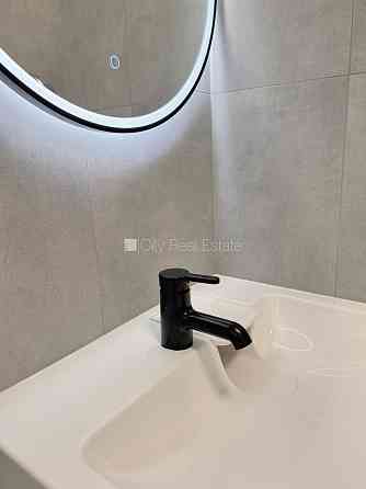 Фасадный дом, реновированный дом, закрытый двор, вход с улицы и со двора, Rīga