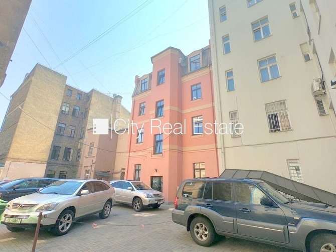 Fasādes māja, renovēta māja, slēgts pagalms, ieeja no ielas un pagalma, kāpņu telpa pēc Rīga - foto 11