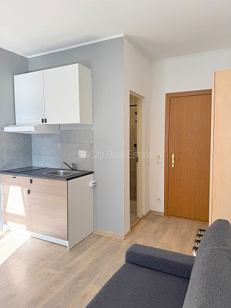 Fasādes māja, renovēta māja, slēgts pagalms, ieeja no ielas un pagalma, kāpņu telpa pēc Rīga - foto 3