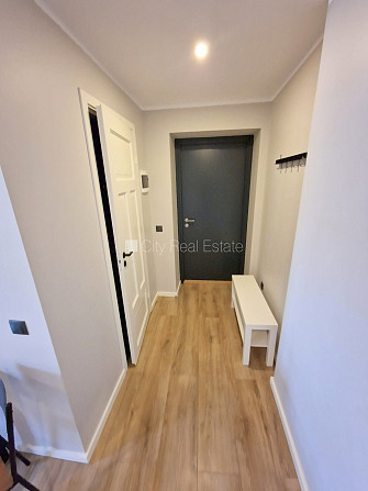 Pagalma ēka, renovēta māja, slēgts pagalms, ieeja no ielas un pagalma, kāpņu telpa pēc Rīga - foto 15