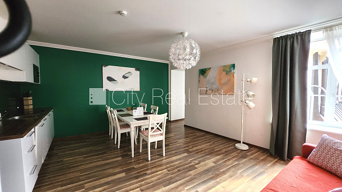 Namīpašums, kārniņu jumta segums, ķieģeļu mūra sienas, labiekārtots apzaļumots pagalms, Rīga - foto 6