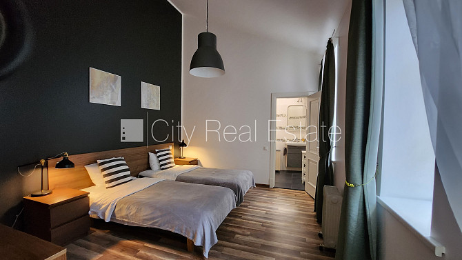 Namīpašums, kārniņu jumta segums, ķieģeļu mūra sienas, labiekārtots apzaļumots pagalms, Rīga - foto 9