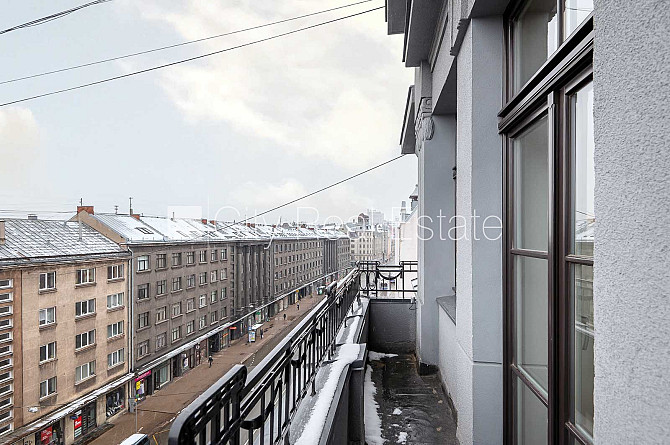 Земля в собственности, фасадный дом, реновированный дом, закрытый двор, Рига - изображение 8