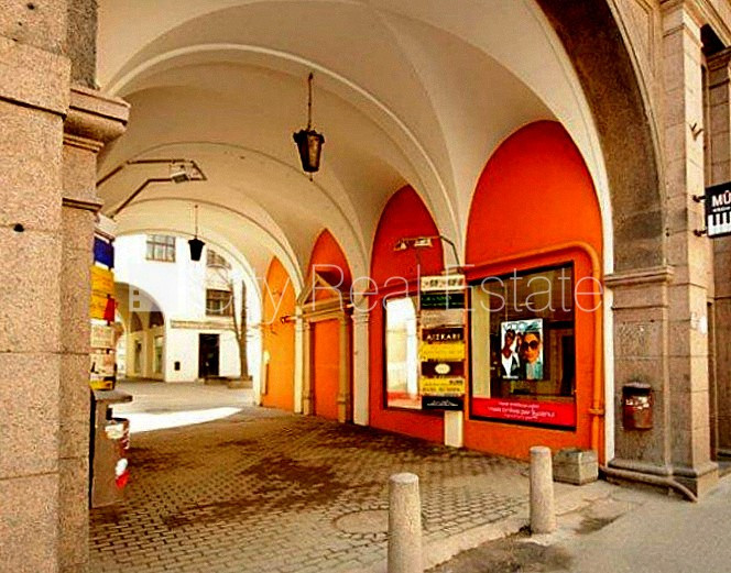 Pagalma māja, renovēta māja, ķieģeļu mūra sienas, fasāde ar dekoratīvo apmetumu, Rīga - foto 2