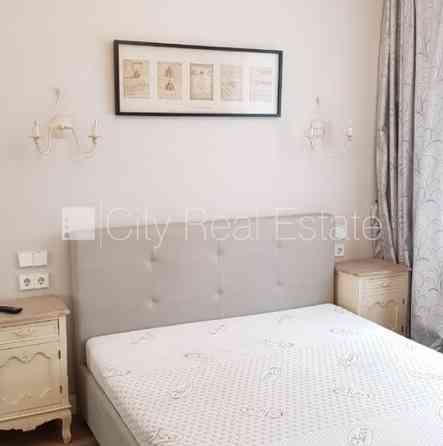 Проект - Residence Lumiere (Ресиденце Лумиере), фасадный дом, реновированный дом, вход с Рига