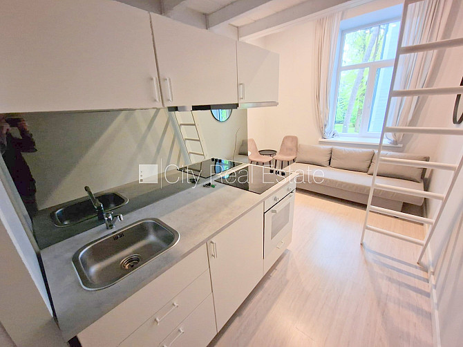 Fasādes māja, renovēta māja, slēgts pagalms, ieeja no ielas, kāpņu telpa pēc kapitālā Rīga - foto 1