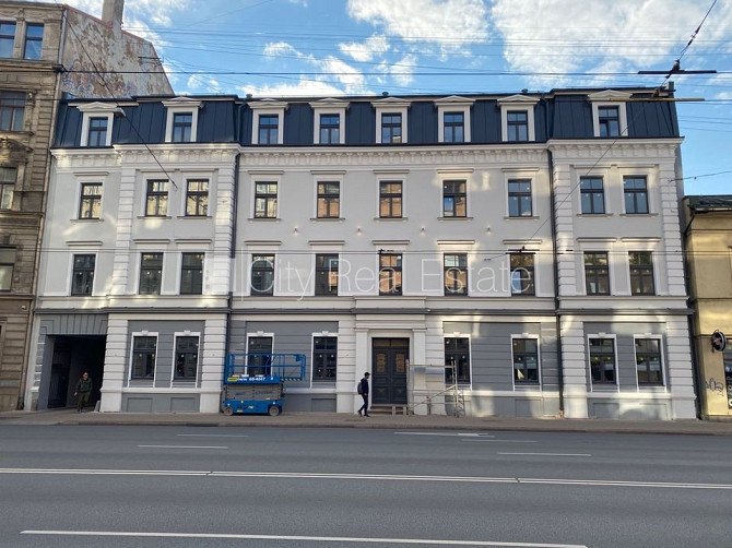 Fasādes māja, renovēta māja, slēgts pagalms, ieeja no ielas, kāpņu telpa pēc kapitālā Rīga - foto 13