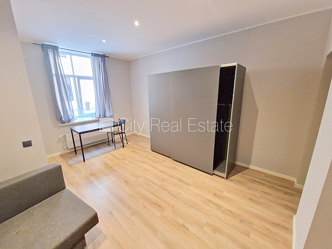 Pagalma ēka, renovēta māja, slēgts pagalms, ieeja no ielas un pagalma, logi vērsti uz ielas Rīga - foto 7