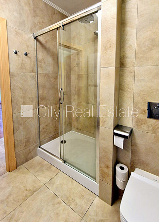 Projekts - Centra Nams, jaunceltne, fasādes māja, labiekārtota apzaļumota teritorija, iespēja Rīga - foto 12