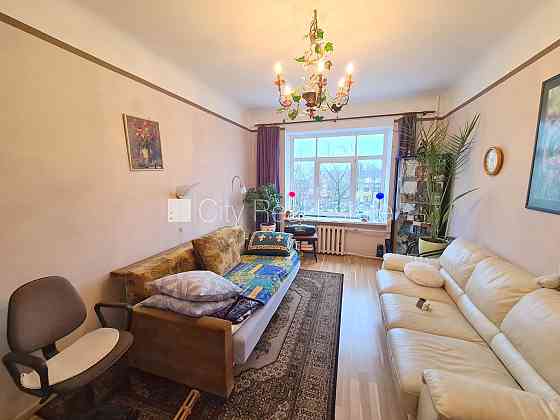 Земля в собственности, фасадный дом, закрытый двор, место для машины, вход со Rīga