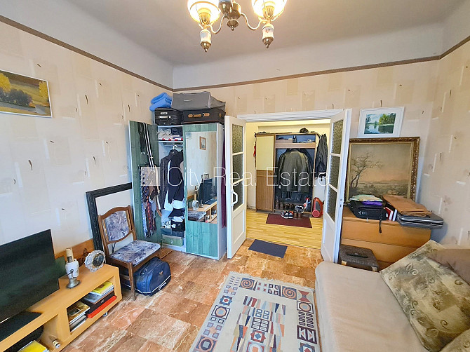 Zeme īpašumā, fasādes māja, slēgts pagalms, vieta automašīnai, ieeja no pagalma, kāpņu Rīga - foto 9