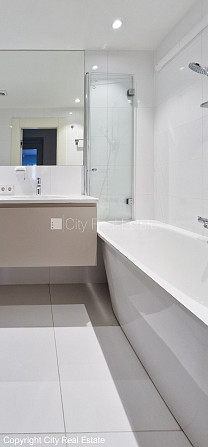 Jaunceltne, slēgts pagalms, iespēja nomāt autostāvvietu, apzaļumota teritorija ar jaunu Rīga - foto 15