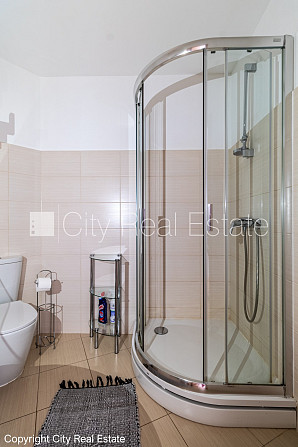 Projekts - Caramel, jaunceltne, fasādes māja, labiekārtots apzaļumots pagalms, iespēja nomāt Rīga - foto 16