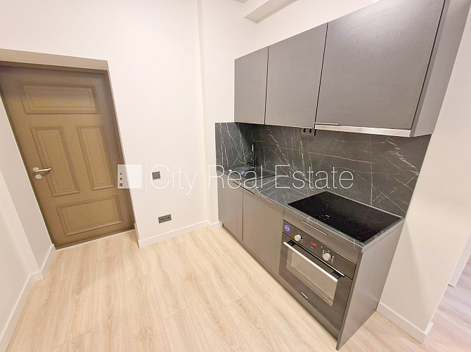 Fasādes māja, renovēta māja, slēgts pagalms, ieeja no ielas un pagalma, kāpņu telpa pēc Rīga - foto 2